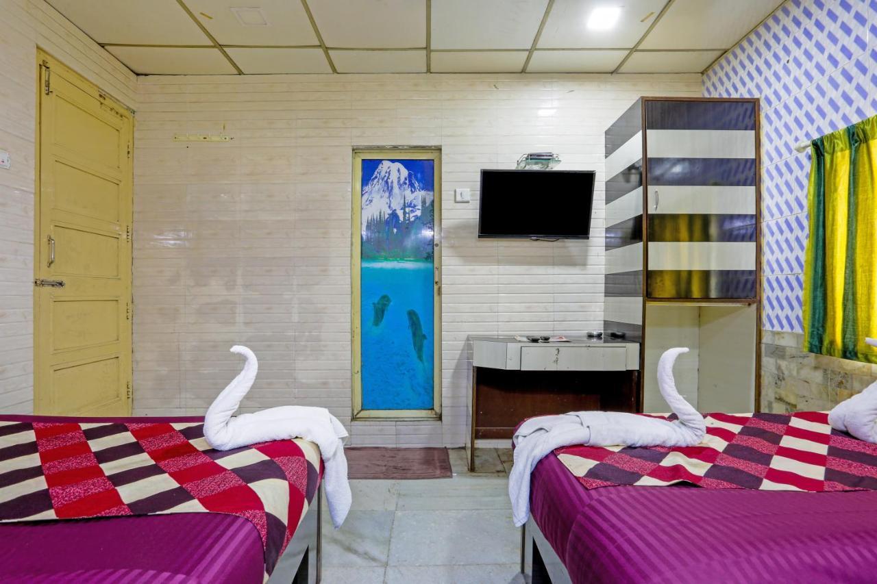 Terminus Hotel Bandra Mumbai Exteriör bild