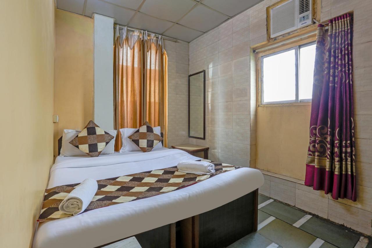 Terminus Hotel Bandra Mumbai Exteriör bild